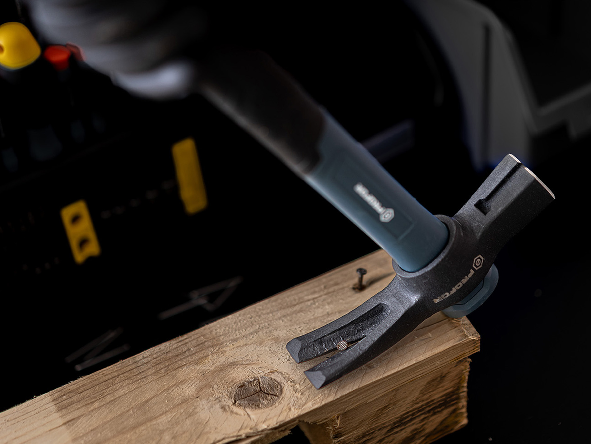 Marteau Américain PROFOR Arrache Clou 16OZ bi-matière