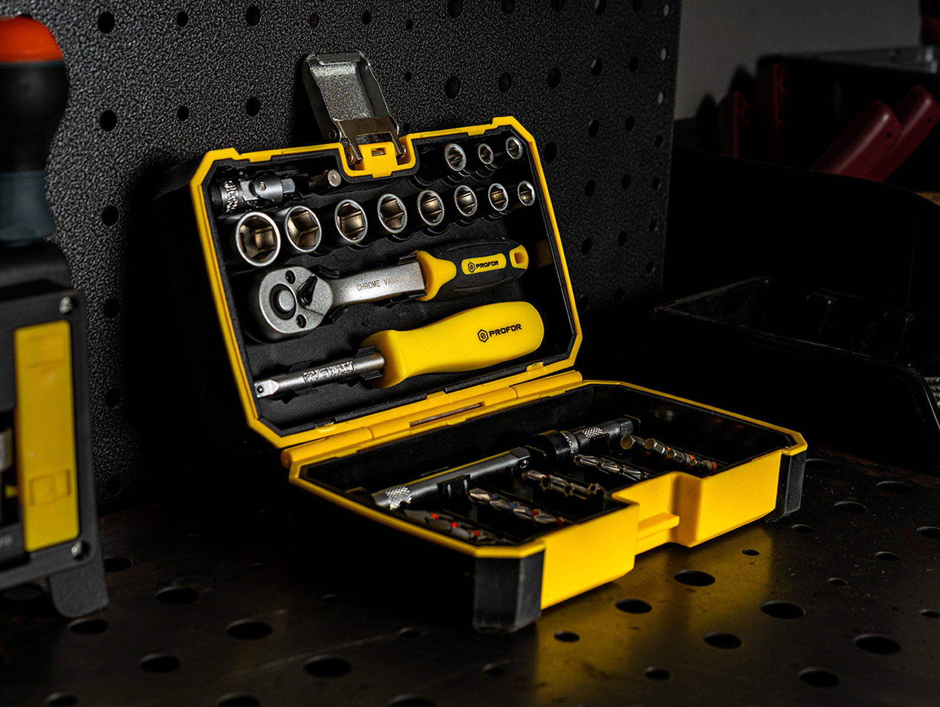 Coffret de douilles et embouts PROFOR 1/4" 37 pièces