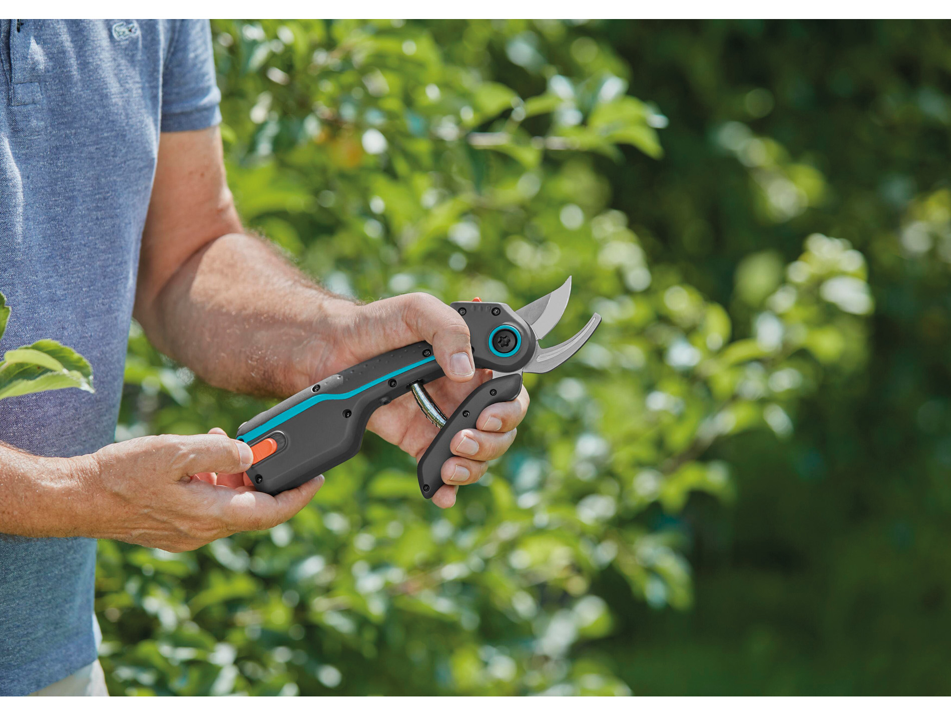 Sécateur électrique sur batterie Assistcut GARDENA