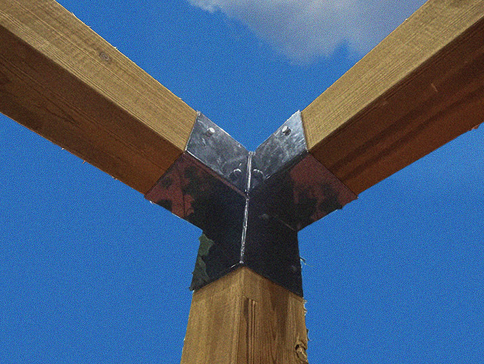 Poteau carré DEBARGE pin 70x70mm H.2,40m teinté brun