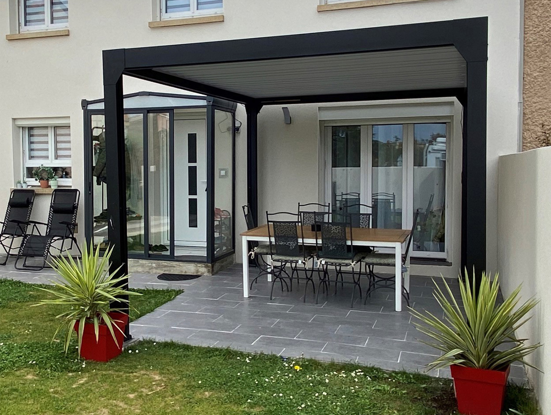 Pergola bioclimatique alu GREEN OUTSIDE Actual 4x3 led noir