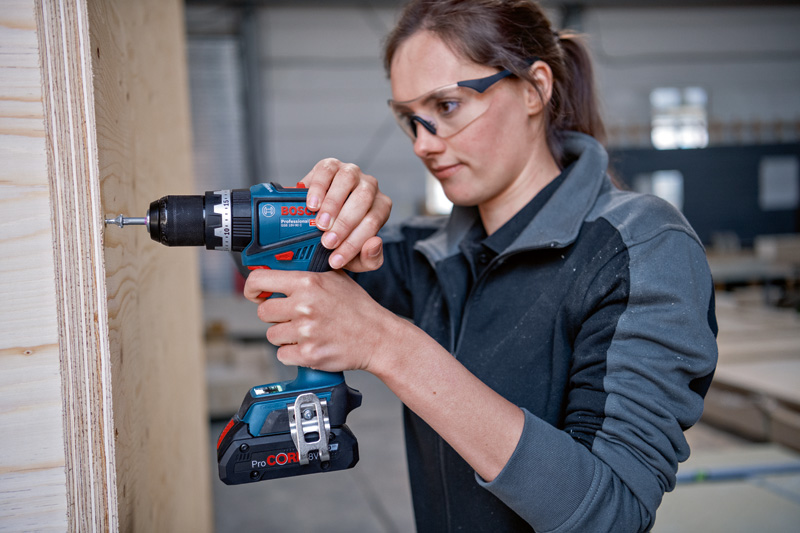 Perceuse-visseuse à percussion BOSCH sans fil GSB 18V 90C