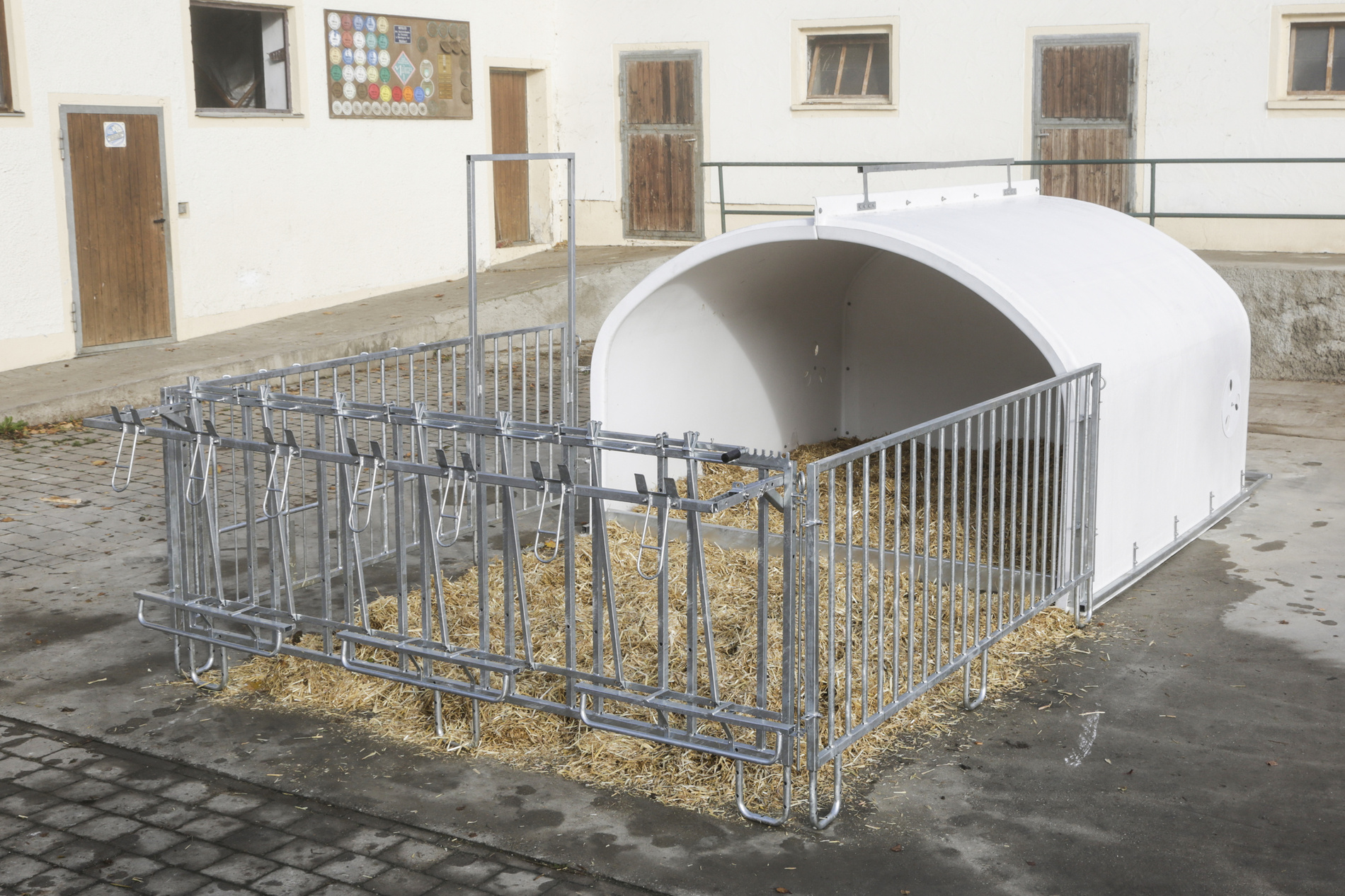 Niche à veau KERBL CalfHouse Premium XXL avec enclos