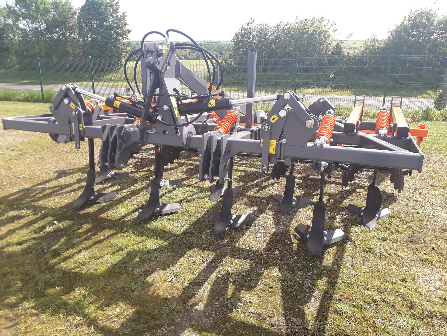 Déchaumeur à dents KUS 3,80m ressort 9 dents 8 disques
