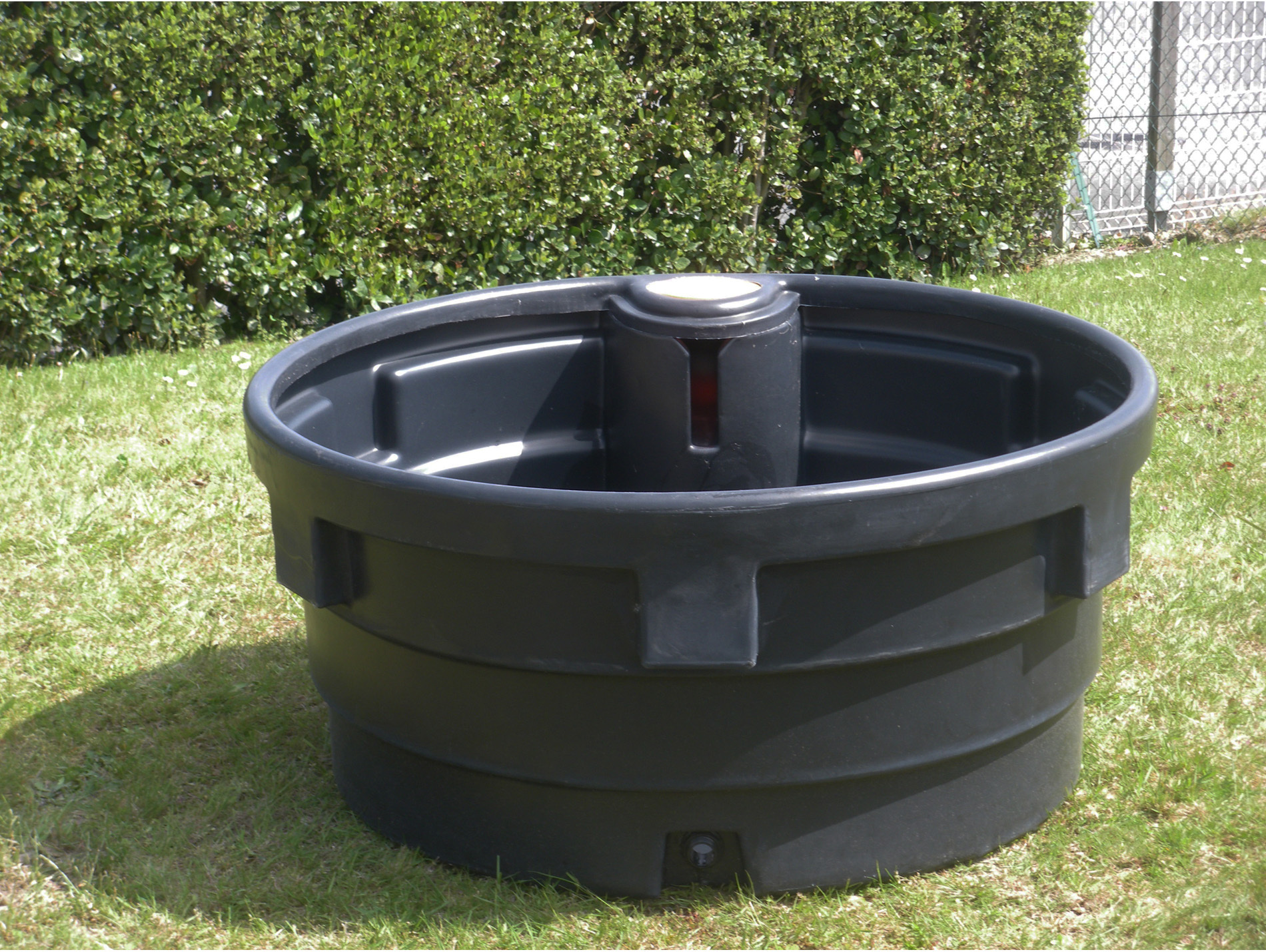 Bac paturage ROTOTEC rond 600L boitier flotteur noir