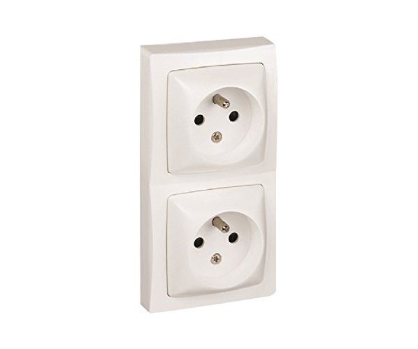 Double prise 2P+T F/B horizontal blanc