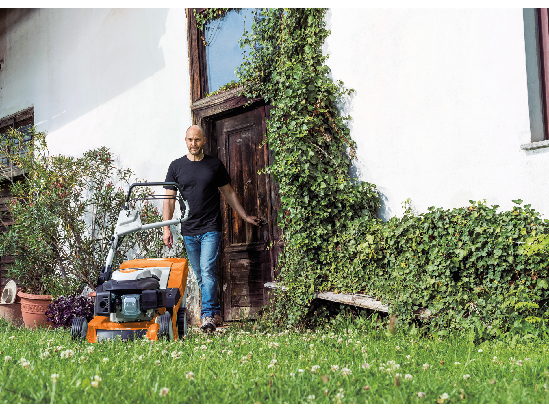 Tondeuse tractée thermique STIHL RM 650 V l.48cm 173cm³